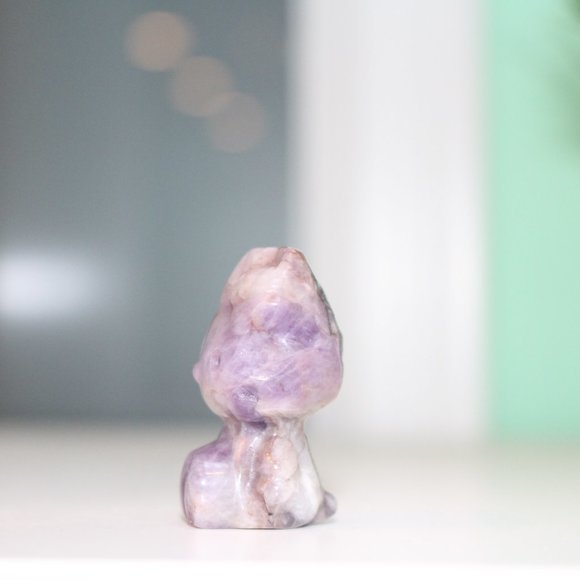 Hello Kitty Amethyst Hand Carved Natural Stone Figure - Picture 4 of 6
